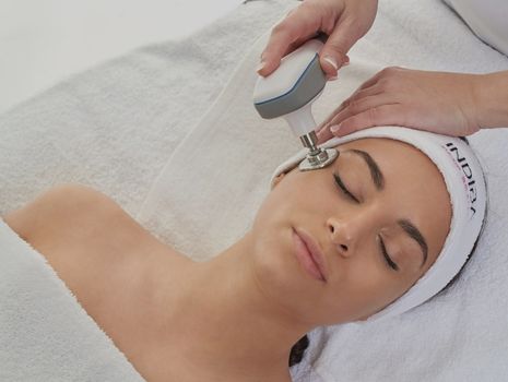 brown minimalist facial treatment instagram post (465 x 350 px) (3)